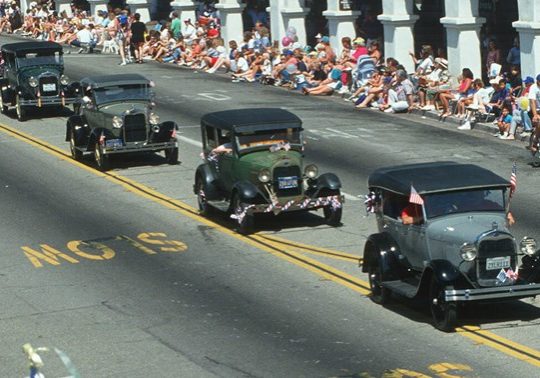 circa-1998-classic-cars-in-independence-day-parade-ojai-ca